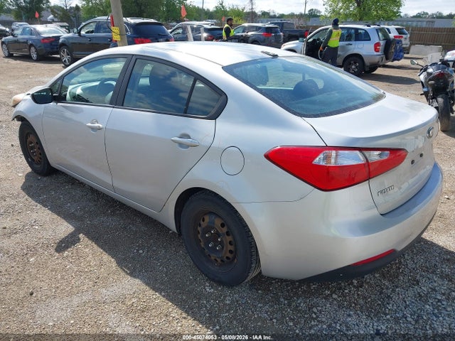Продажа на аукционе авто 2016 Kia Forte Lx, vin: KNAFX4A65G5555813, номер лота: 45074053