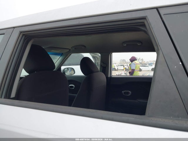 2015 Kia Soul მანქანა იყიდება აუქციონზე, vin: KNDJN2A21F7814403, აუქციონის ნომერი: 45074104