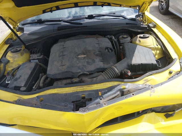 45074382 :رقم المزاد ، 2G1FF1E35F9202440 vin ، 2015 Chevrolet Camaro 2lt مزاد بيع