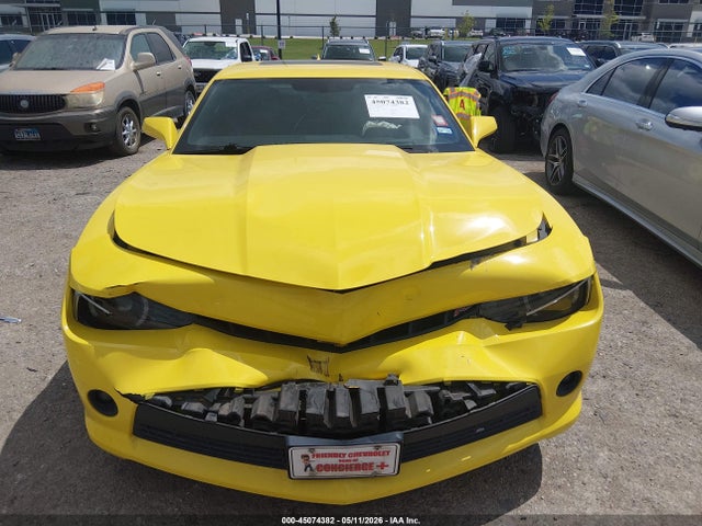 45074382 :رقم المزاد ، 2G1FF1E35F9202440 vin ، 2015 Chevrolet Camaro 2lt مزاد بيع