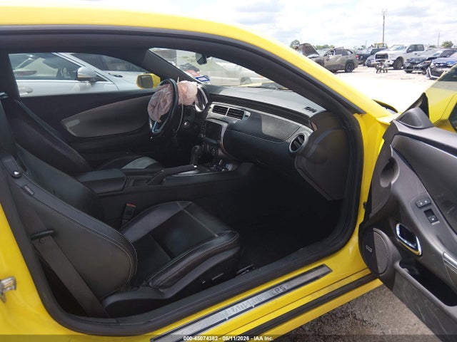 45074382 :رقم المزاد ، 2G1FF1E35F9202440 vin ، 2015 Chevrolet Camaro 2lt مزاد بيع