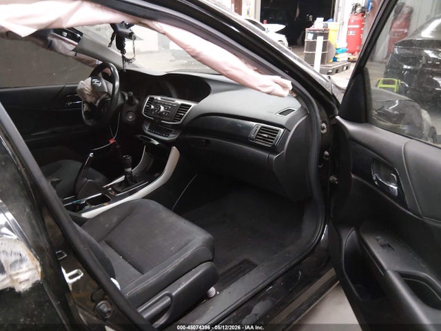 45074396 :رقم المزاد ، 1HGCR2E53FA225911 vin ، 2015 Honda Accord Sport مزاد بيع