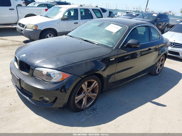 45074400 :رقم المزاد ، WBAUP9C56DVS95832 vin ، 2013 Bmw 128i مزاد بيع