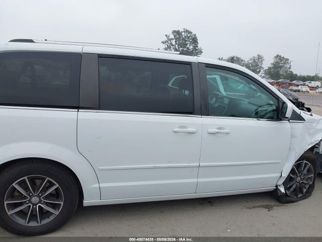 2017 Dodge Grand Caravan Sxt მანქანა იყიდება აუქციონზე, vin: 2C4RDGCG4HR685831, აუქციონის ნომერი: 45074438