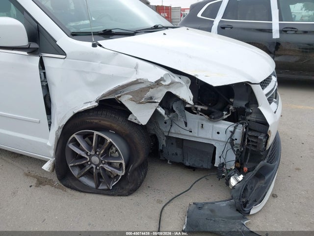 2017 Dodge Grand Caravan Sxt მანქანა იყიდება აუქციონზე, vin: 2C4RDGCG4HR685831, აუქციონის ნომერი: 45074438