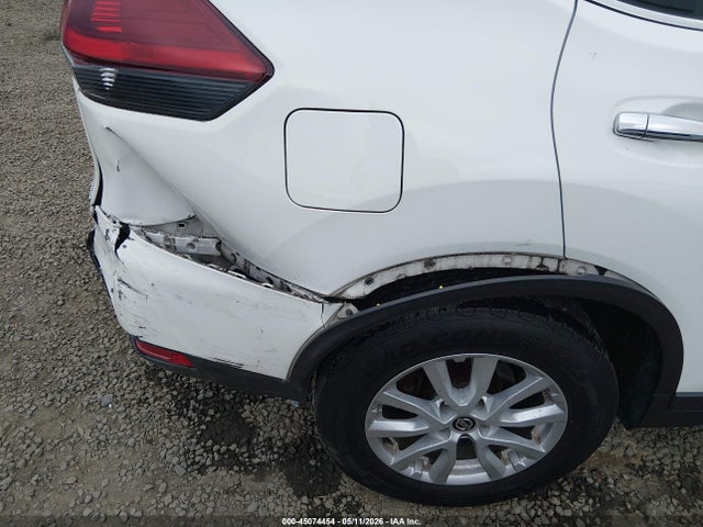 2018 Nissan Rogue Sv მანქანა იყიდება აუქციონზე, vin: 5N1AT2MV2JC795982, აუქციონის ნომერი: 45074454