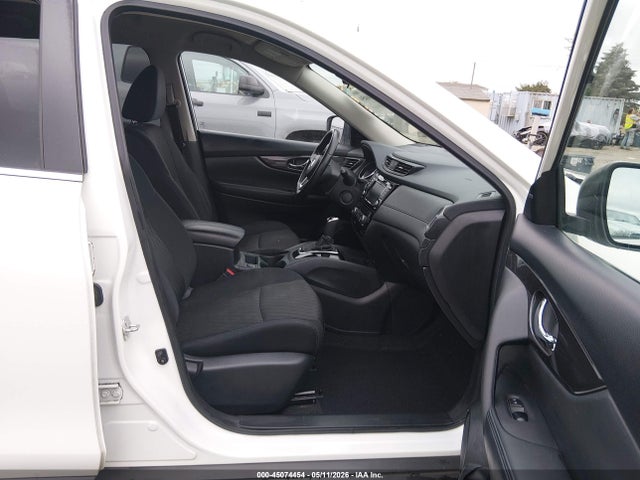 2018 Nissan Rogue Sv მანქანა იყიდება აუქციონზე, vin: 5N1AT2MV2JC795982, აუქციონის ნომერი: 45074454