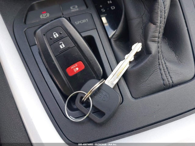 45074465 :رقم المزاد ، 2T3W1RFV4MC119350 vin ، 2021 Toyota Rav4 Xle مزاد بيع