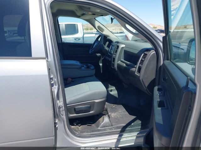 1C6RR6KG5KS641329 RAM 1500 Classic Tradesman 4x2 5&#039;7 Box