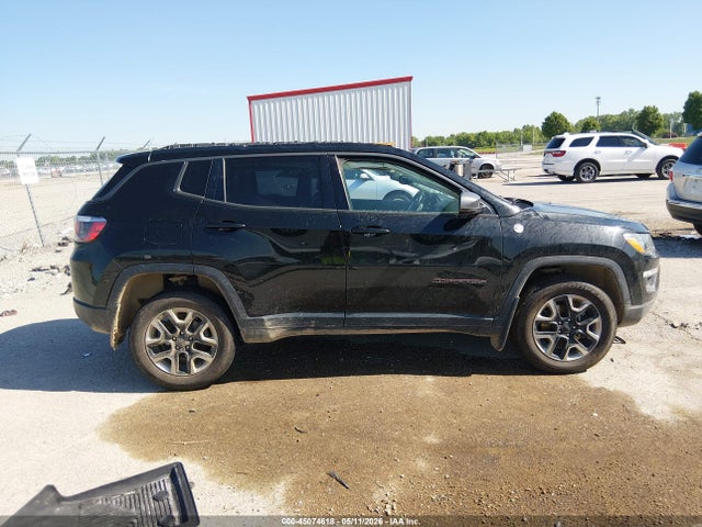 45074618 :رقم المزاد ، 3C4NJDDB8JT129162 vin ، 2018 Jeep Compass Trailhawk 4x4 مزاد بيع