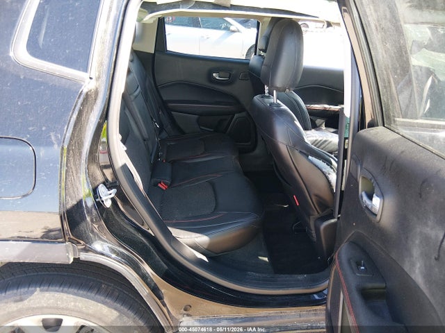 45074618 :رقم المزاد ، 3C4NJDDB8JT129162 vin ، 2018 Jeep Compass Trailhawk 4x4 مزاد بيع