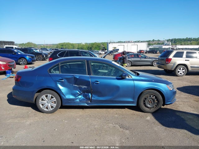 45074642 :رقم المزاد ، 3VW2B7AJ5HM368666 vin ، 2017 Volkswagen Jetta 1.4t S مزاد بيع