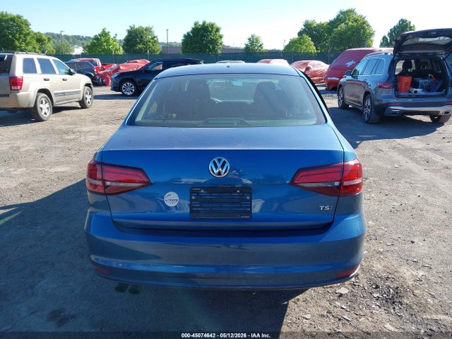 45074642 :رقم المزاد ، 3VW2B7AJ5HM368666 vin ، 2017 Volkswagen Jetta 1.4t S مزاد بيع