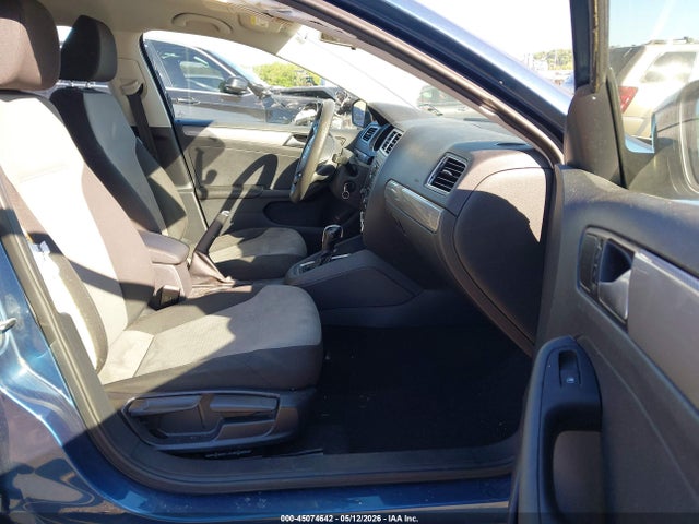 45074642 :رقم المزاد ، 3VW2B7AJ5HM368666 vin ، 2017 Volkswagen Jetta 1.4t S مزاد بيع