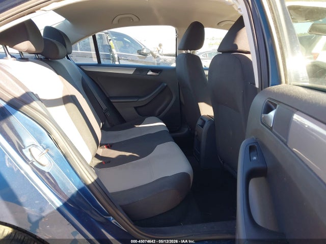 45074642 :رقم المزاد ، 3VW2B7AJ5HM368666 vin ، 2017 Volkswagen Jetta 1.4t S مزاد بيع