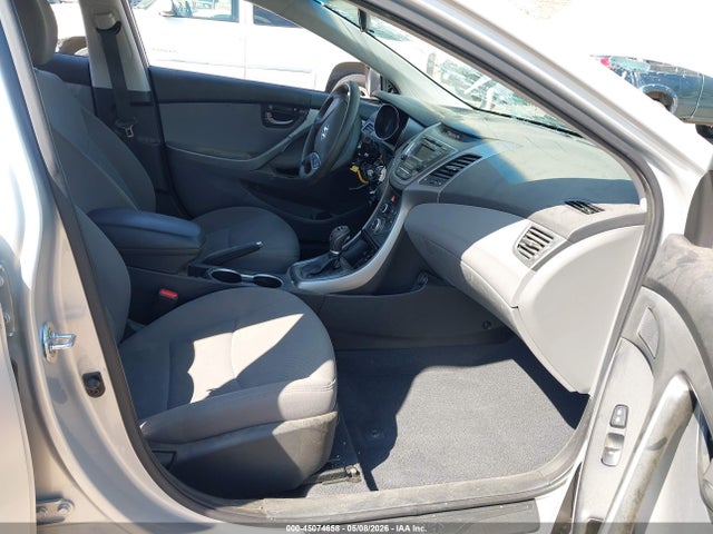 2015 Hyundai Elantra Se მანქანა იყიდება აუქციონზე, vin: 5NPDH4AE9FH645186, აუქციონის ნომერი: 45074658