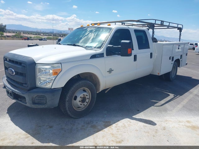 Ford F-350 Chassis Xl 2015 1FD8W3GT2FEA24343 Image 2
