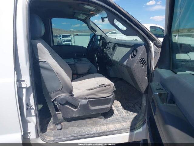 Ford F-350 Chassis Xl 2015 1FD8W3GT2FEA24343 Image 5