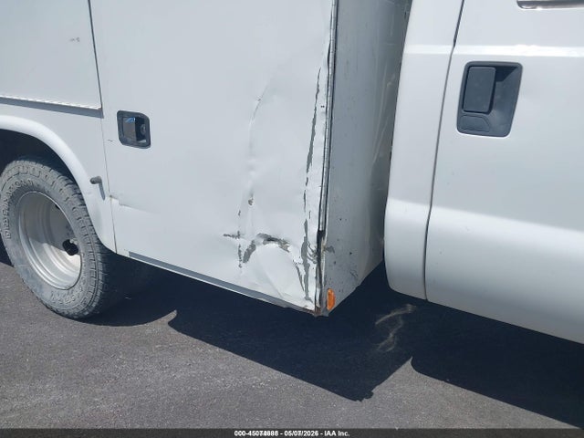Ford F-350 Chassis Xl 2015 1FD8W3GT2FEA24343 Image 14