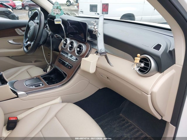 45074714 :رقم المزاد ، W1N0G8EB8NG121161 vin ، 2022 Mercedes-benz Glc 300 4matic Suv مزاد بيع