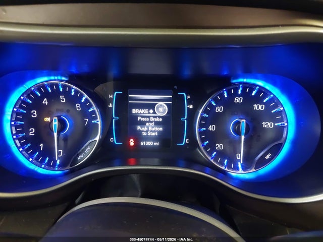 45074744 :رقم المزاد ، 2C4RC1BGXHR821851 vin ، 2017 Chrysler Pacifica Touring-l مزاد بيع
