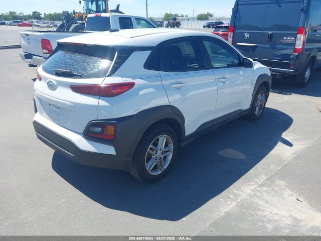 45074804 :رقم المزاد ، KM8K12AA5MU666614 vin ، 2021 Hyundai Kona Se مزاد بيع