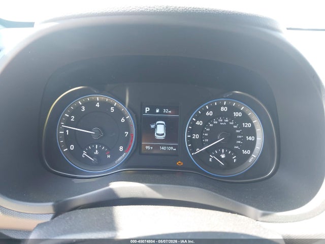 45074804 :رقم المزاد ، KM8K12AA5MU666614 vin ، 2021 Hyundai Kona Se مزاد بيع