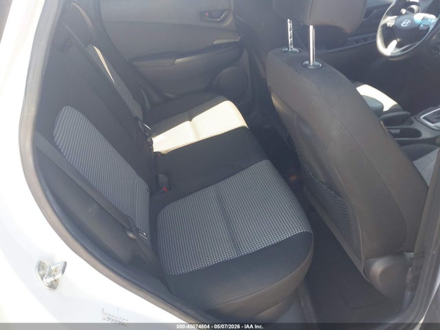 45074804 :رقم المزاد ، KM8K12AA5MU666614 vin ، 2021 Hyundai Kona Se مزاد بيع