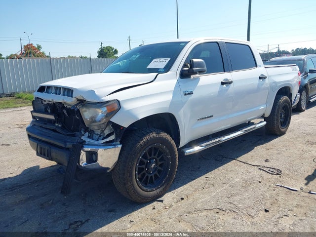 45074805 :رقم المزاد ، 5TFDW5F19JX691437 vin ، 2018 Toyota Tundra Sr5 5.7l V8 مزاد بيع