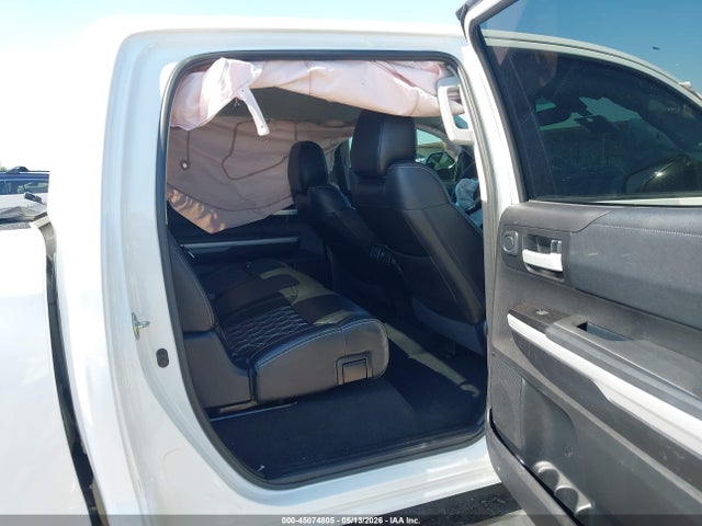 45074805 :رقم المزاد ، 5TFDW5F19JX691437 vin ، 2018 Toyota Tundra Sr5 5.7l V8 مزاد بيع