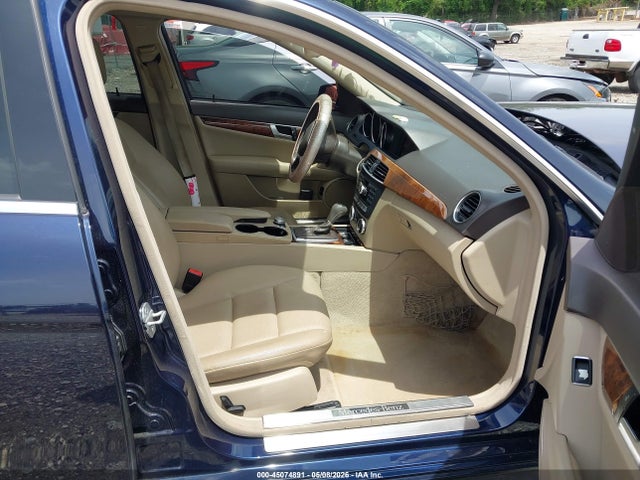 45074891 :رقم المزاد ، WDDGF8BB4CR221715 vin ، 2012 Mercedes-benz C 300 Sport 4matic مزاد بيع