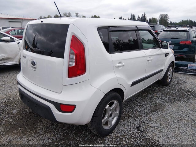 45074924 :رقم المزاد ، KNDJT2A56D7768239 vin ، 2013 Kia Soul مزاد بيع