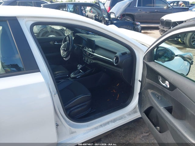 45074927 :رقم المزاد ، 3KPF34AD9ME277012 vin ، 2021 Kia Forte Gt-line مزاد بيع