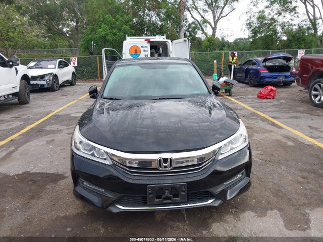 Продажа на аукционе авто 2017 Honda Accord Ex, vin: 1HGCR2F7XHA188536, номер лота: 45074933