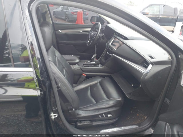 1GYKNBRS3HZ181896 Cadillac XT5 LUXURY