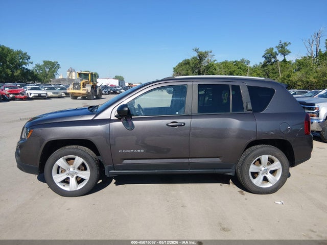 45075097 :رقم المزاد ، 1C4NJDBB3HD144607 vin ، 2017 Jeep Compass Sport 4x4 مزاد بيع