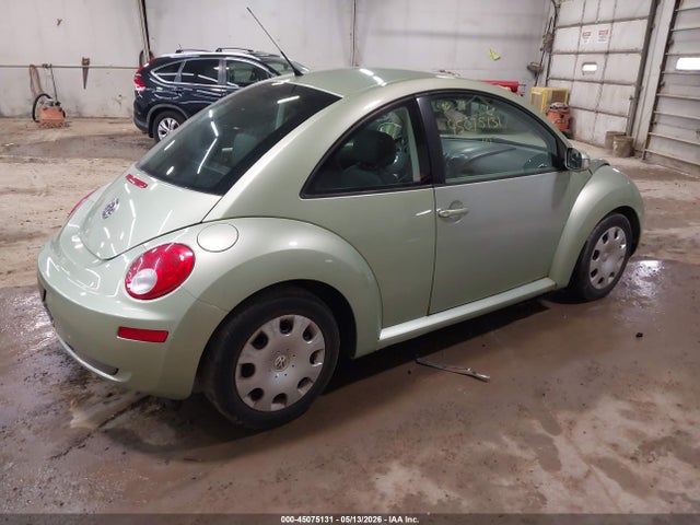 Продаж на аукціоні авто 2010 Volkswagen New Beetle 2.5l, vin: 3VWPG3AG4AM007035, номер лоту: 45075131