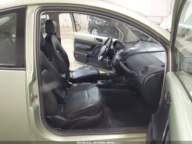 Продаж на аукціоні авто 2010 Volkswagen New Beetle 2.5l, vin: 3VWPG3AG4AM007035, номер лоту: 45075131