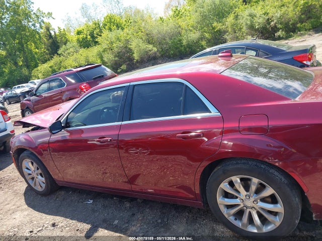 Продаж на аукціоні авто 2018 Chrysler 300 Touring L Awd, vin: 2C3CCARG9JH254009, номер лоту: 45075189