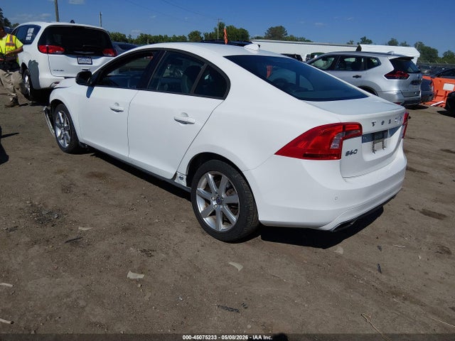 Volvo S60 T5 Drive-e 2016 YV126MFJXG2391908 Image 3