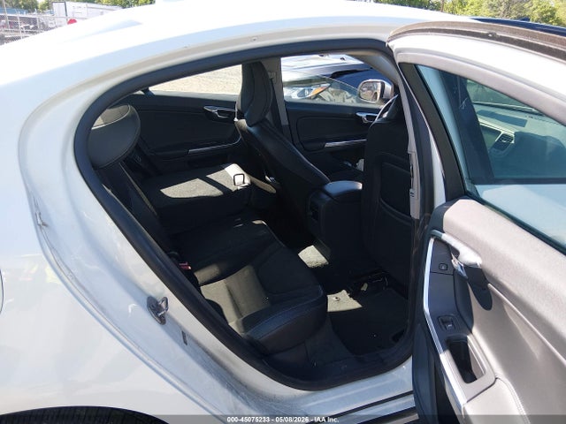 Volvo S60 T5 Drive-e 2016 YV126MFJXG2391908 Image 8