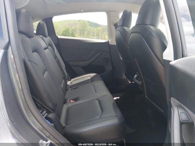 Продажа на аукционе авто 2023 Tesla Model Y Awd/long Range Dual Motor All-wheel Drive, vin: 7SAYGDEEXPA168167, номер лота: 45075294