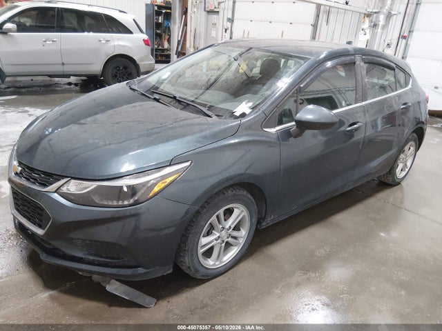 Chevrolet Cruze Lt Auto 2018 3G1BE6SM7JS558749 Image 2