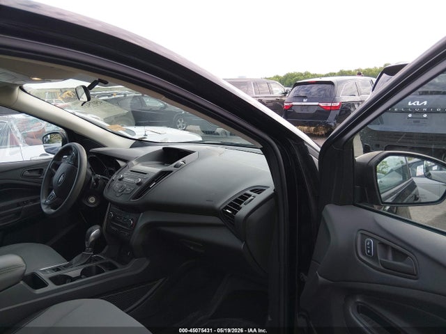 45075431 :رقم المزاد ، 1FMCU0F72HUD92016 vin ، 2017 Ford Escape S مزاد بيع