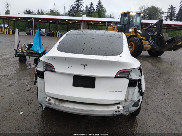 2022 Tesla Model Y Long Range Dual Motor All-wheel Drive მანქანა იყიდება აუქციონზე, vin: 7SAYGDEE8NF568681, აუქციონის ნომერი: 45075451