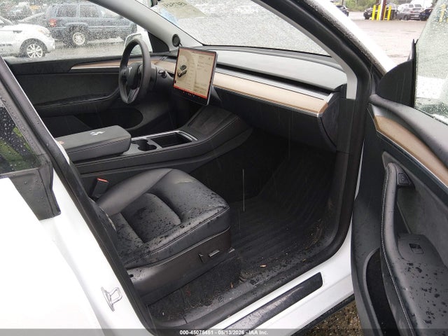 2022 Tesla Model Y Long Range Dual Motor All-wheel Drive მანქანა იყიდება აუქციონზე, vin: 7SAYGDEE8NF568681, აუქციონის ნომერი: 45075451