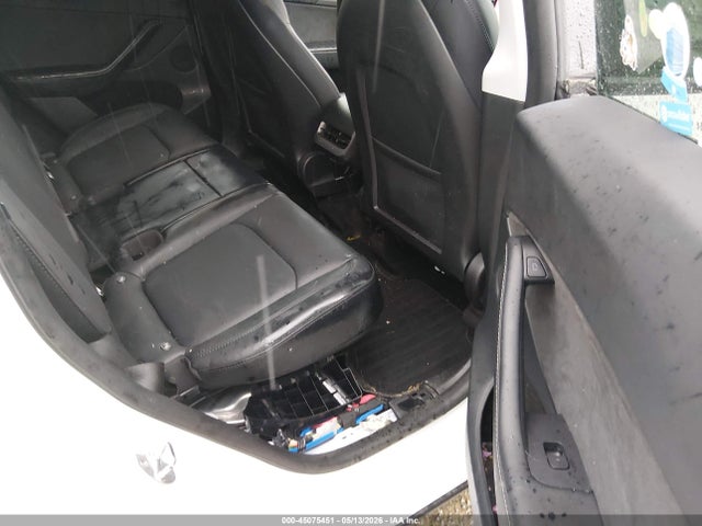 2022 Tesla Model Y Long Range Dual Motor All-wheel Drive მანქანა იყიდება აუქციონზე, vin: 7SAYGDEE8NF568681, აუქციონის ნომერი: 45075451