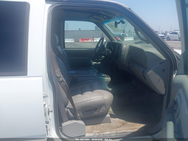 45075464 :رقم المزاد ، 3GNGK26J6XG150440 vin ، 1999 Chevrolet Suburban 2500 مزاد بيع
