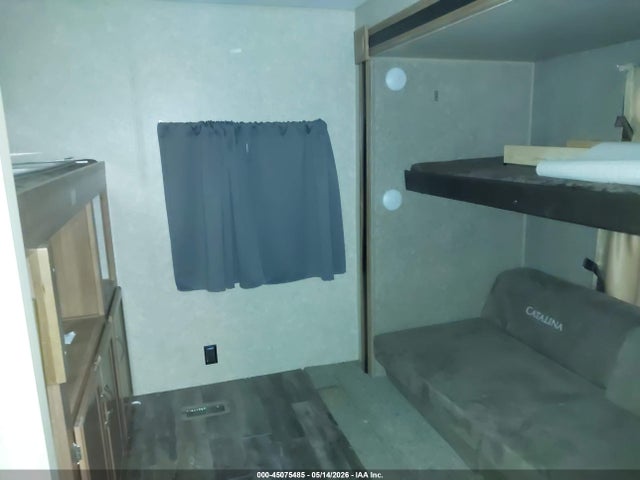 2018 Forest River Coachmen Catalina Legacy 323bhdsck Travel Trailer მანქანა იყიდება აუქციონზე, vin: 5ZT2CAXB8JX012773, აუქციონის ნომერი: 45075485