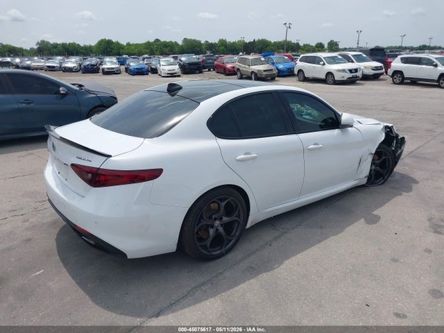 45075617 :رقم المزاد ، ZARFAECN2J7573170 vin ، 2018 Alfa Romeo Giulia Ti Sport مزاد بيع